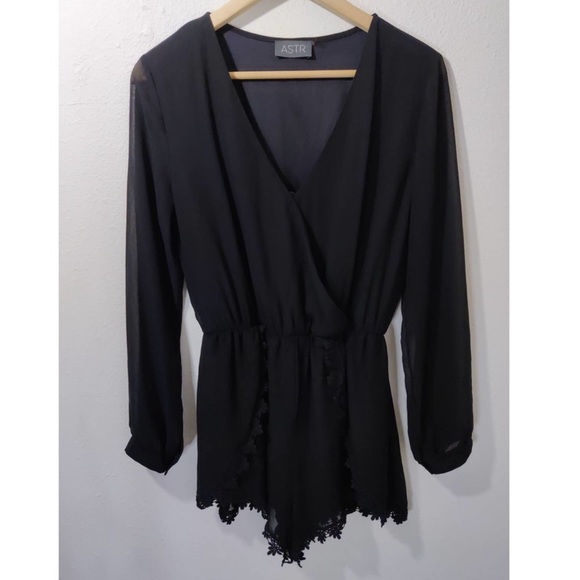 ASTR the label Black Lace Crochet Trim V-neck Long
Sleeve Romper Small - Picture 4 of 8